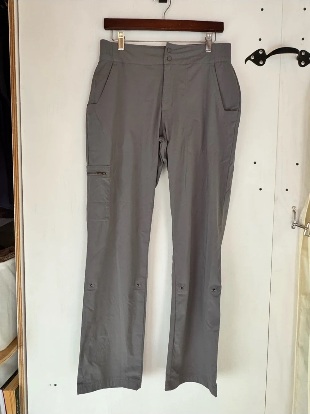 Columbia Gray Straight-Leg Women's Outdoor Pants - Picture 1 of 7